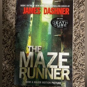 THE MAZE RUNNER by JAMES DASHNER